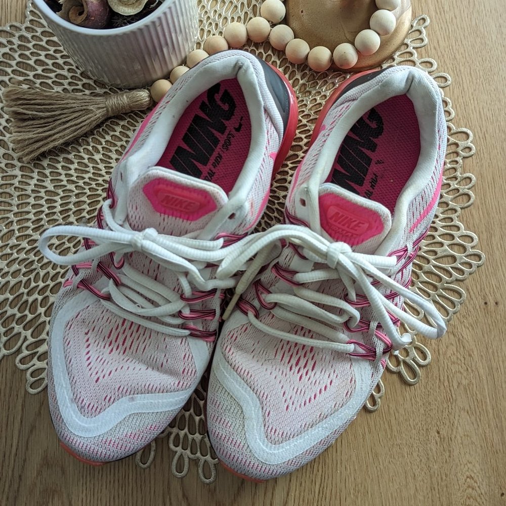 Women's Nike Running Sneaker